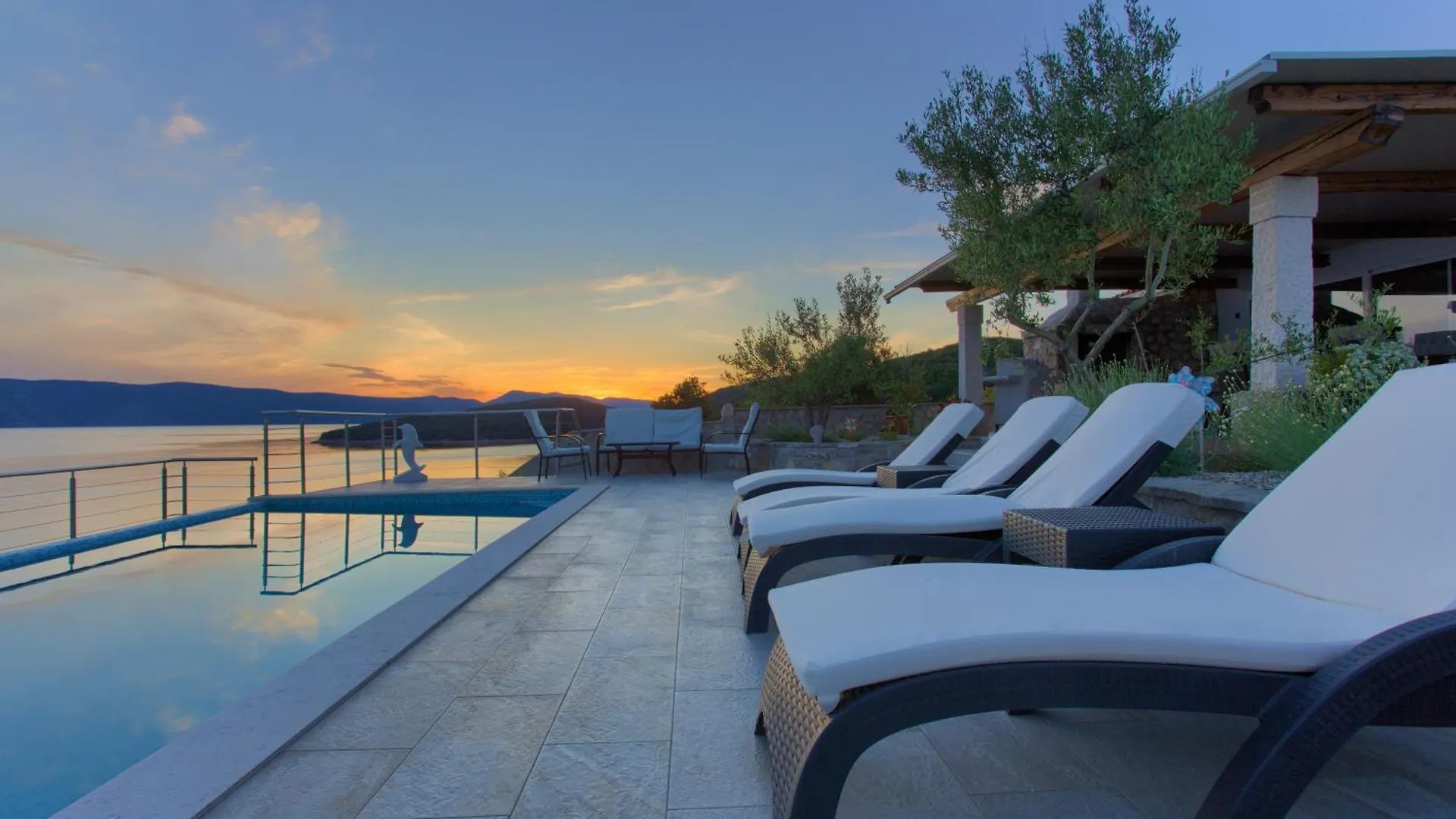 Villa Natura - Infinity Pool, Magical Nature And View, Complete Privacy - By Traveler Tourist Agency Id 2136 Krk Town