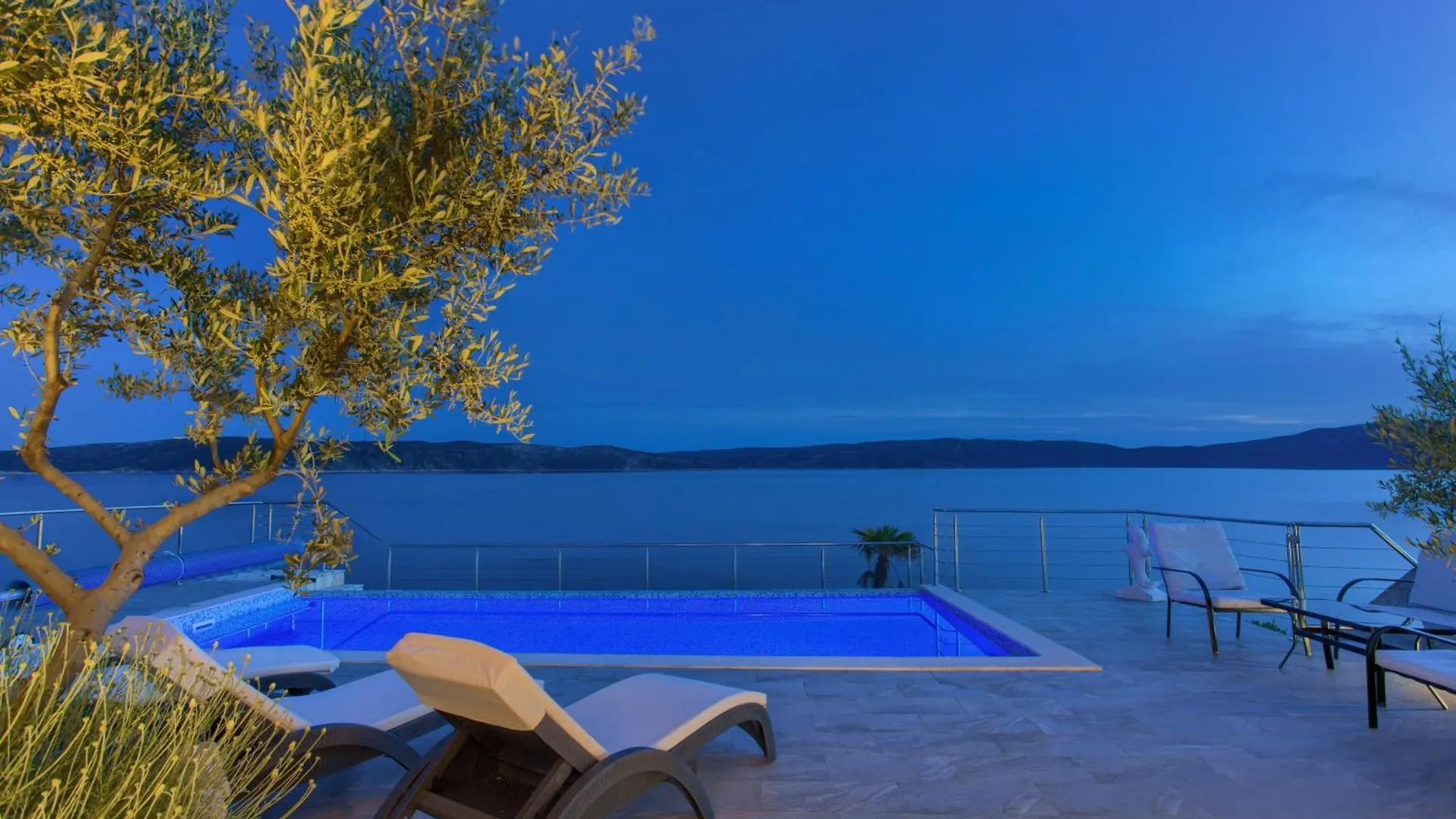 Villa Natura - Infinity Pool, Magical Nature And View, Complete Privacy - By Traveler Tourist Agency Id 2136 Krk Town 0*,  Chorvatsko