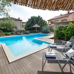  Villa Cimic